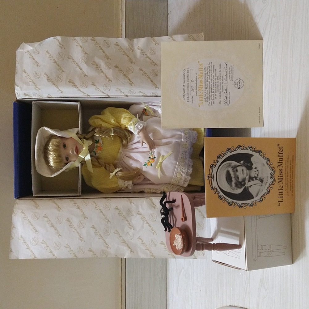 Vintage 1989 "Little Miss Muffet" Children From Mother Goose Knowles #269 D